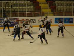 Buz hokeyinde play off heyecanı